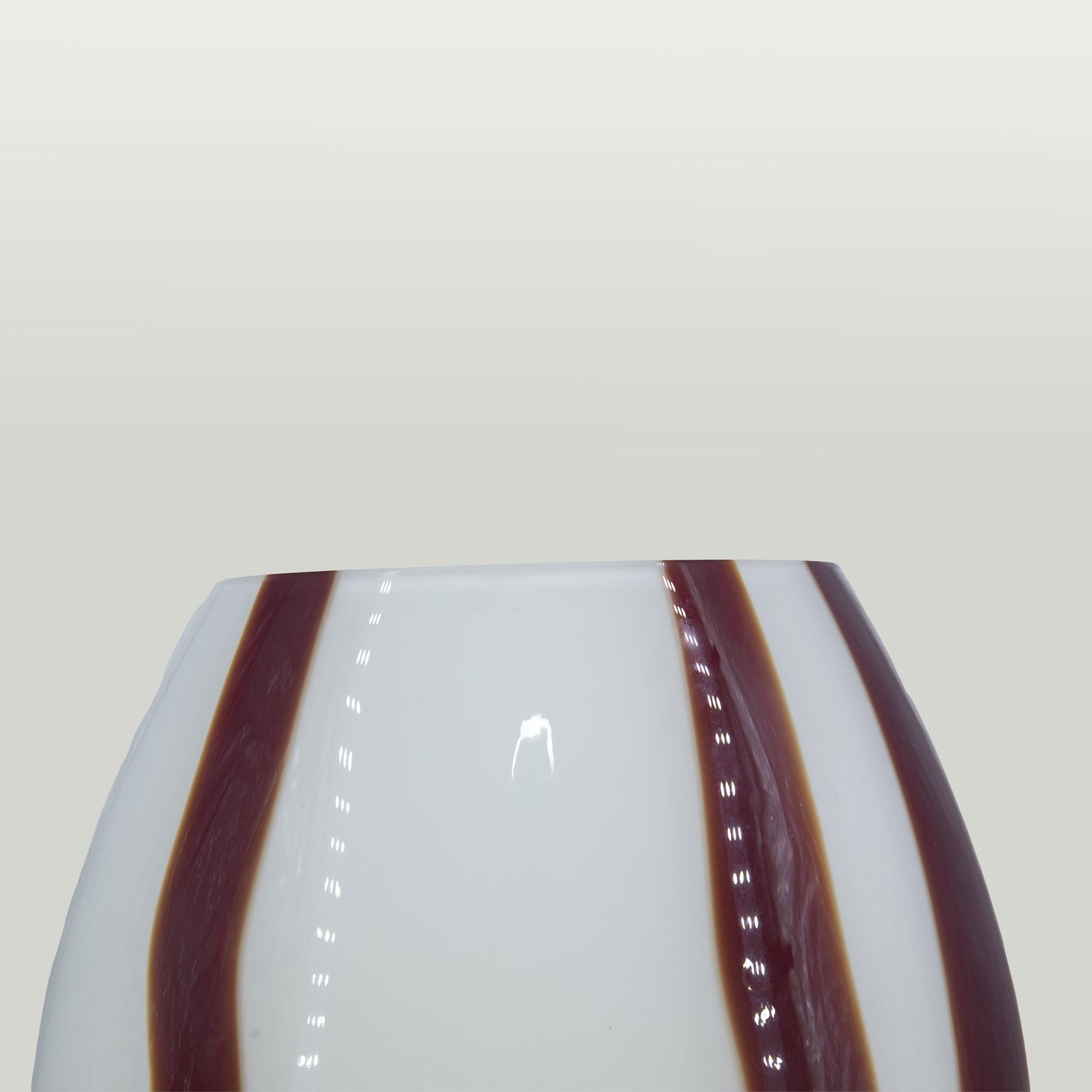 ITALIAN MANUFACTURER VASO LAMPADABASSO