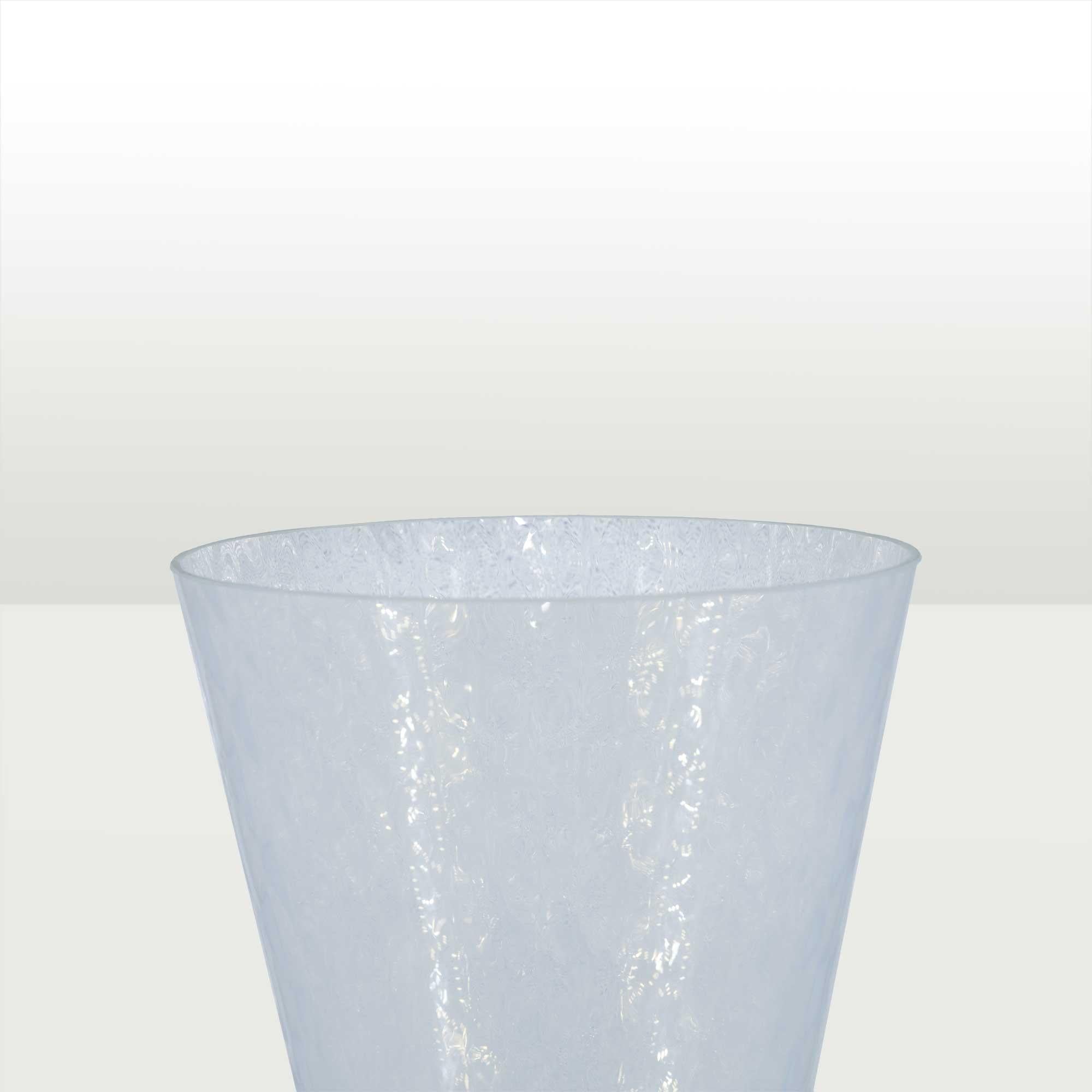 Lampada a forma di vaso, vetro opalino. Produzione recente made in Italy<BR/> VASO LAMPADA OPALINO ITALIAN MANUFACTURER