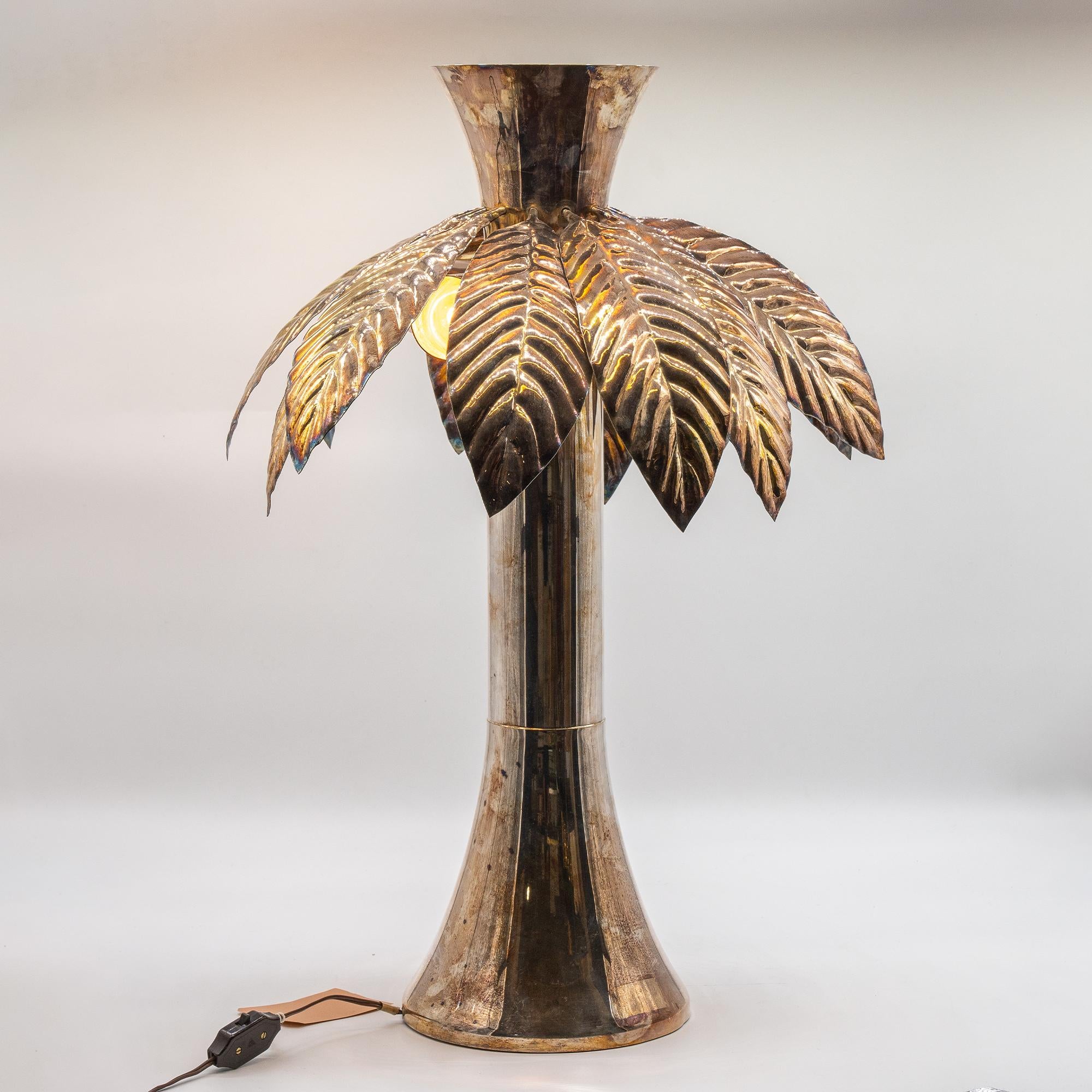 ITALIAN MANUFACTURER LAMPADA DA TAVOLOMETALLO ARGENTATO