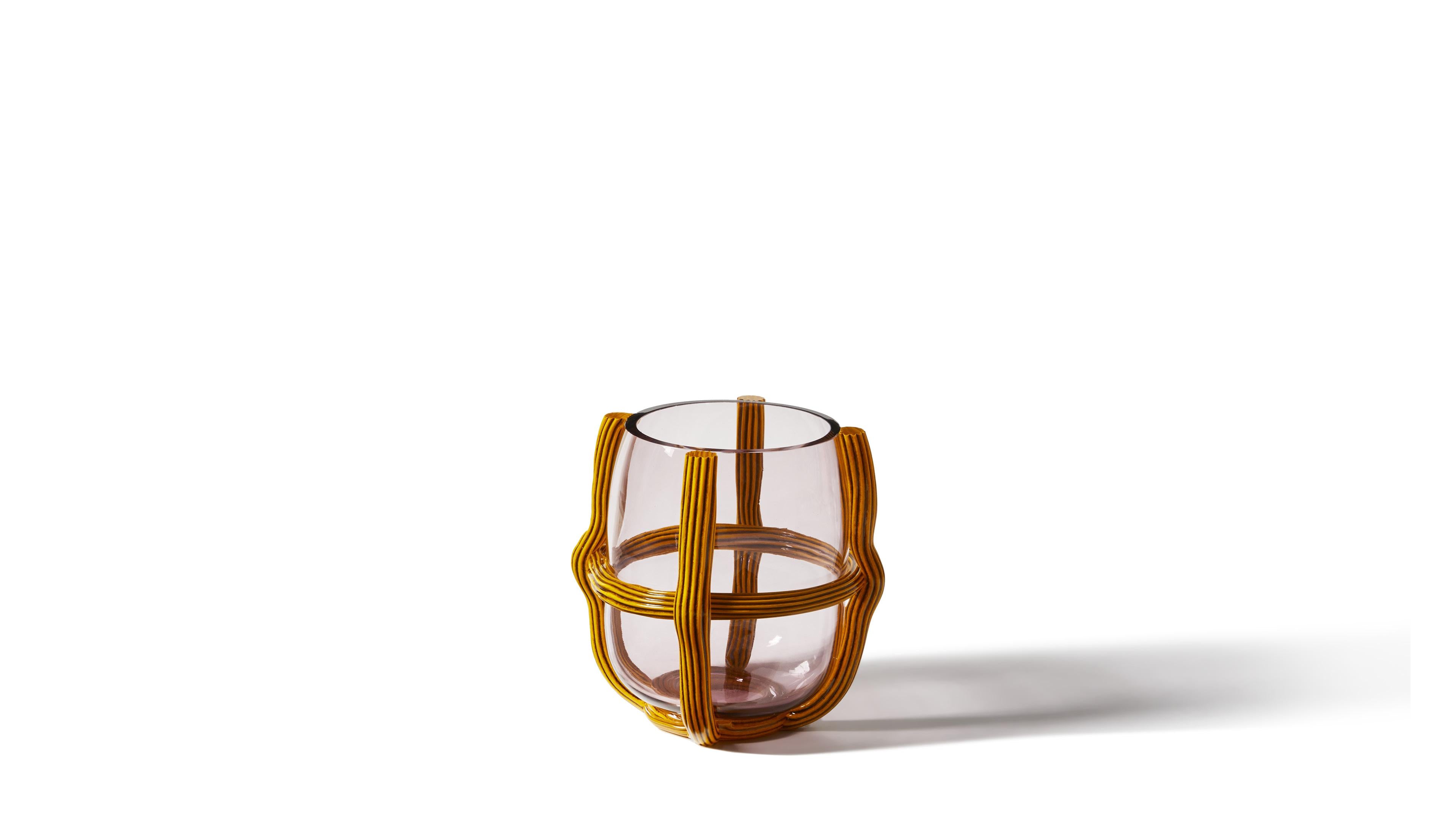 vaso sestiere Verde acqua mare e cordone rosso con rigadin nero.<BR/><BR/>Ametista e giallo limone con rigadin nero VASO SESTIERE BASSO CASSINA 