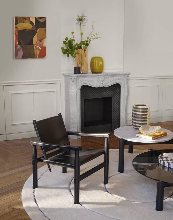 poltroncina Doron Hotel struttura frassino tinto nero, sedile e schienale<BR/>in cuoio<BR/> POLTRONA DORON HOTEL INDOOR CASSINA 