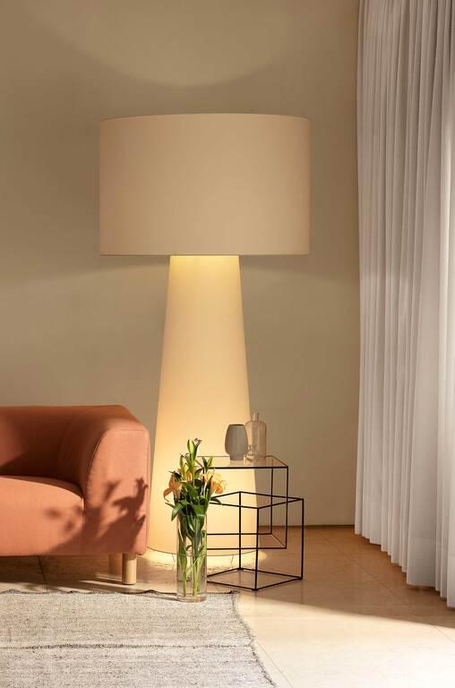 disegnata da marcel wanders, la lampada big shadow è un apparecchio dilluminazione da terra a luce diffusa, proposto in differenti dimensioni e altezze. LAMPADA BIG SHADOW CAPPELLINI 